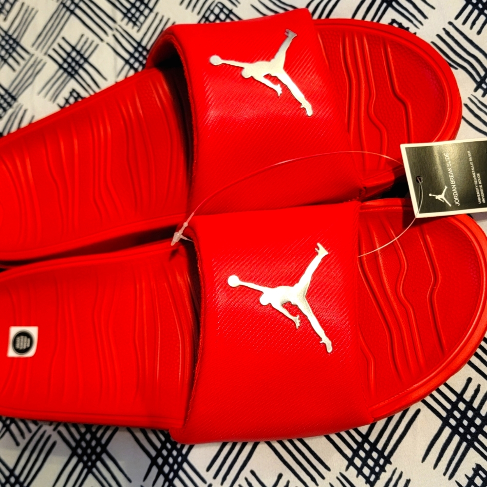 JORDAN BREAK SLIDES